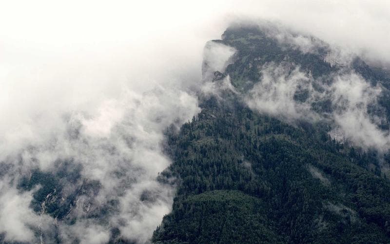 Daftar Barang Bawaan Wajib Saat Umroh